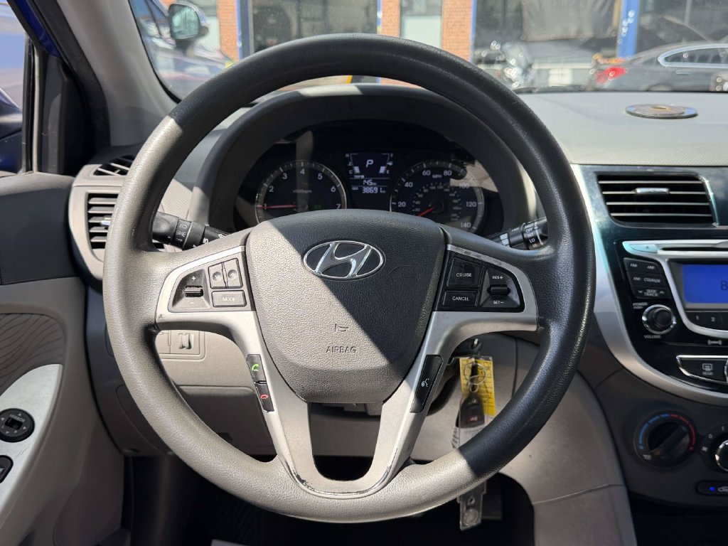 Used 2013 Hyundai Accent GLS w/ Premium Pkg FWD image 16