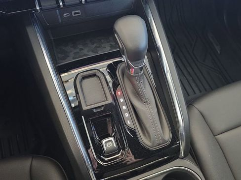 Used 2025 GMC Canyon Elevation w/ Convenience Package image 16