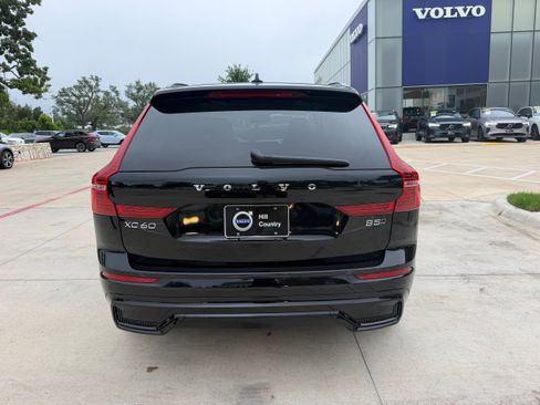 Certified 2025 Volvo XC60 B5 Plus AWD/4WD image 5