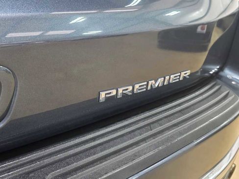 Used 2021 Chevrolet Suburban Premier w/ Premium Package image 5