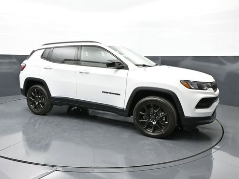 New 2026 Jeep Compass Latitude image 1