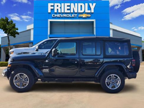 Used 2023 Jeep Wrangler Sahara w/ Cold Weather Group image 4