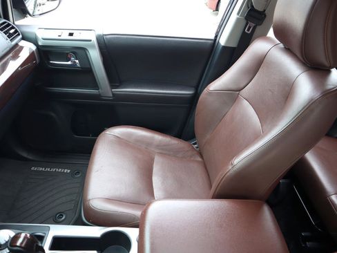 Used 2016 Toyota 4Runner Limited AWD/4WD image 19