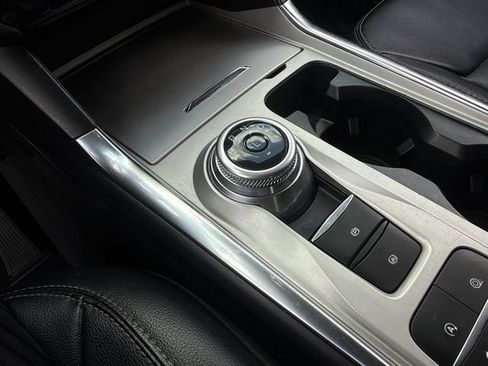 Used 2022 Ford Explorer Limited w/ Equipment Group 301A RWD image 19