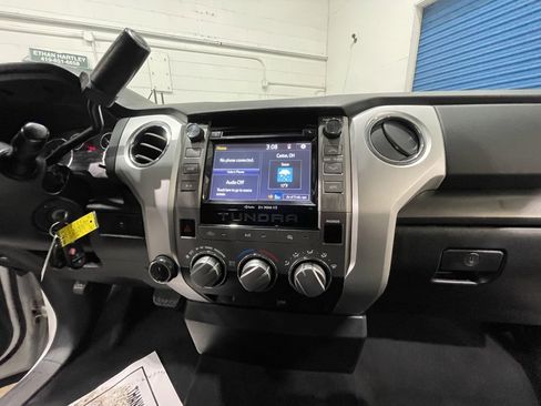 Used 2014 Toyota Tundra SR image 10