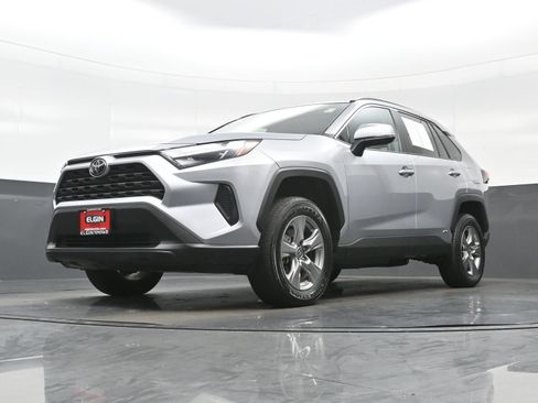 Used 2025 Toyota RAV4 XLE AWD/4WD image 28