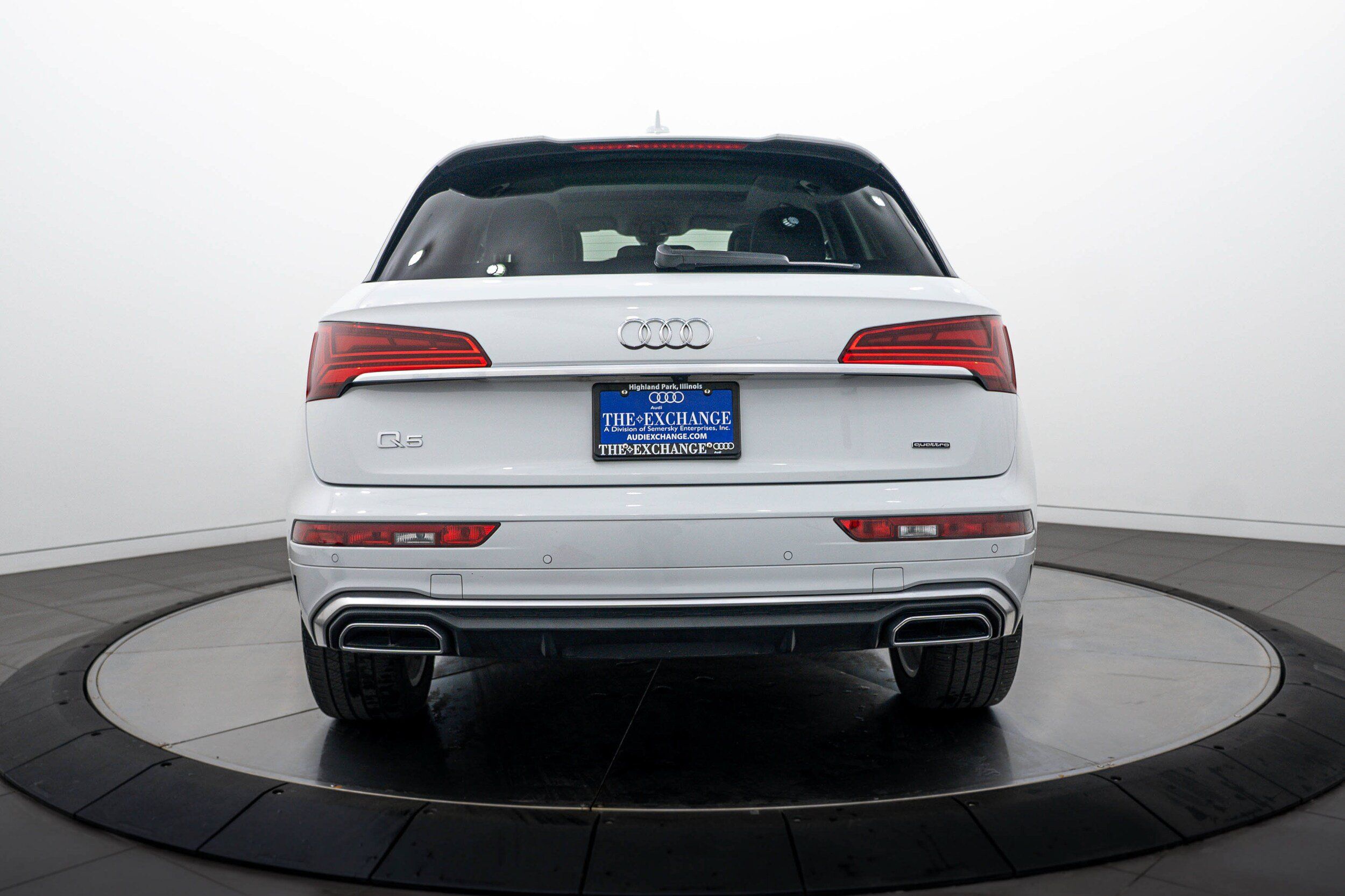Used 2022 Audi Q5 2.0T Premium Plus w/ Premium Plus Package AWD/4WD image 23