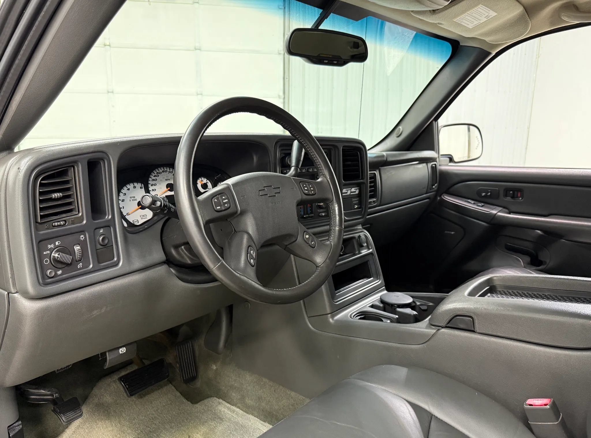 Used 2004 Chevrolet Silverado 1500 SS AWD/4WD image 12