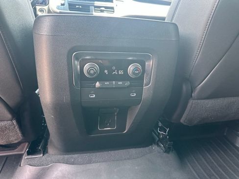Used 2024 Chevrolet Tahoe Z71 AWD/4WD image 23