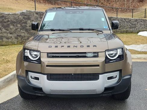 Used 2023 Land Rover Defender 110 S image 8