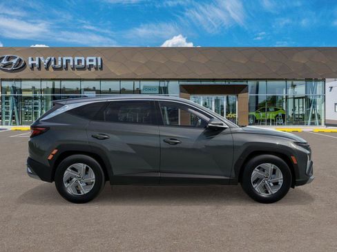 New 2026 Hyundai Tucson Blue SE FWD image 24
