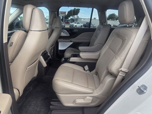 Used 2022 Lincoln Aviator Reserve w/ Equipment Group 201A AWD/4WD image 13