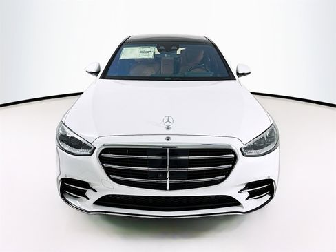 New 2025 Mercedes-Benz S 580 4MATIC Sedan image 2