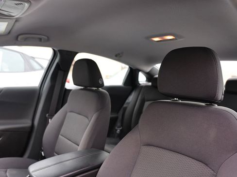 Used 2017 Chevrolet Malibu LT image 11