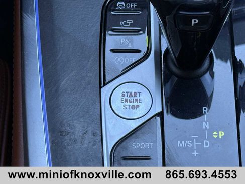 Used 2022 BMW X7 M50i w/ Luxury Seating Package image 22