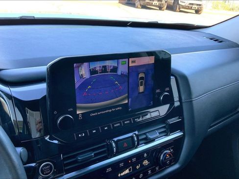 Used 2023 Nissan Pathfinder SL w/ Lighting Package (N92) image 11