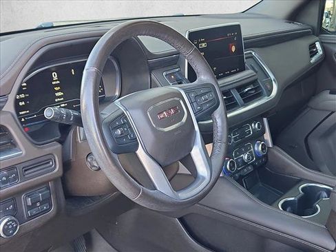 Used 2022 GMC Yukon SLT w/ SLT Premium Package image 7