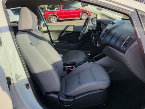 Used 2017 Kia Forte LX w/ LX Popular Package image 17