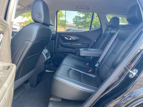 Used 2024 GMC Terrain SLT image 29