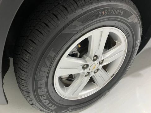 Used 2018 Chevrolet Trax LT w/ LT Convenience Package image 18