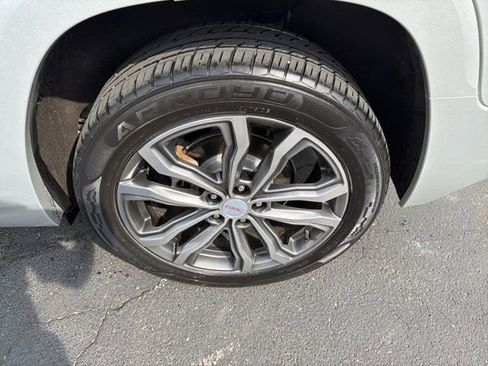 Used 2018 GMC Terrain Denali w/ Advanced Safety Package image 9