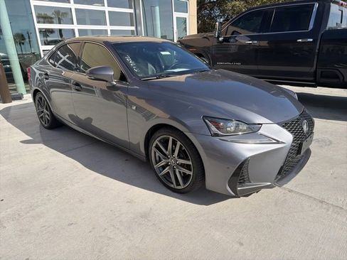 Used 2018 Lexus IS 300 image 3