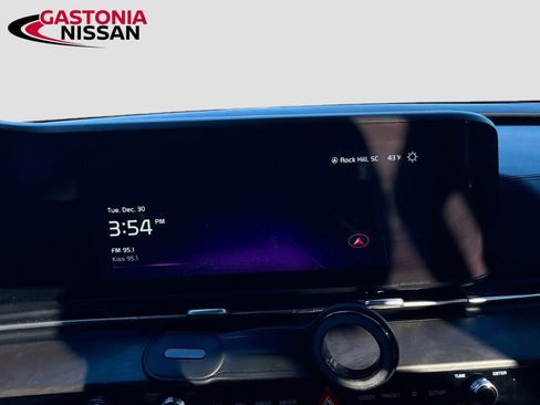 Used 2023 Kia Carnival SX image 19