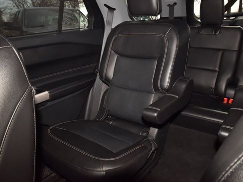 Used 2023 Ford Explorer Limited w/ Limited Technology Package image 15