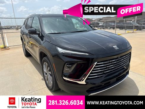 Used 2025 Buick Enclave Preferred AWD/4WD image 1
