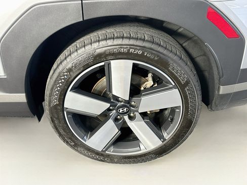 Used 2025 Hyundai Santa Fe Limited FWD image 11