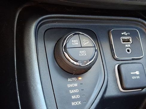 Used 2021 Jeep Compass Trailhawk w/ Sun and Sound Group AWD/4WD image 24