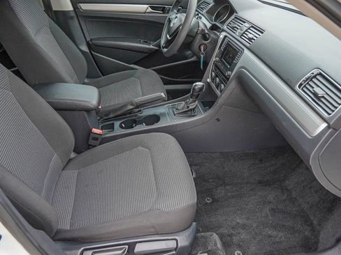 Used 2017 Volkswagen Passat 1.8T S image 39