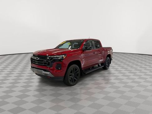 Certified 2025 Chevrolet Colorado Z71 w/ Technology Package AWD/4WD image 5