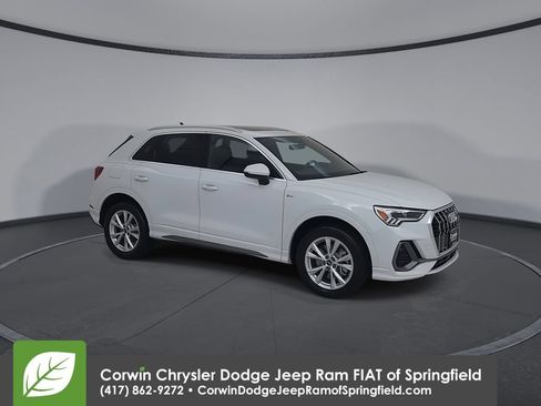 Used 2025 Audi Q3 2.0T Premium AWD/4WD image 2