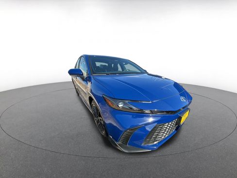Used 2026 Toyota Camry SE FWD image 2