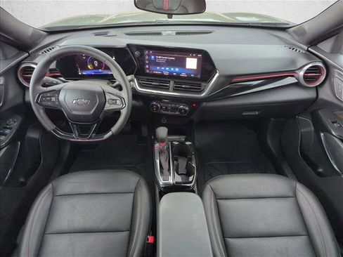 Used 2025 Chevrolet Trax RS w/ Driver Confidence Package FWD image 16