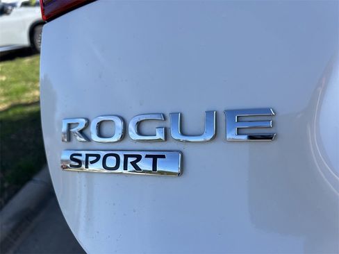 Certified 2022 Nissan Rogue Sport SL image 7