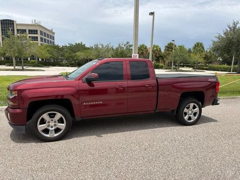 Used 2017 Chevrolet Silverado 1500 LT w/ All Star Edition AWD/4WD image 3