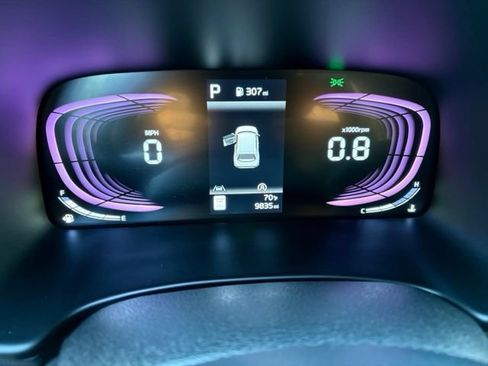 Used 2025 Kia Soul LX w/ LX Technology Package FWD image 26