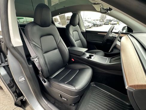 Used 2024 Tesla Model Y Long Range image 34