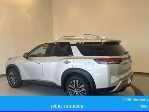 Used 2024 Nissan Pathfinder SL w/ SL Premium Package AWD/4WD image 7