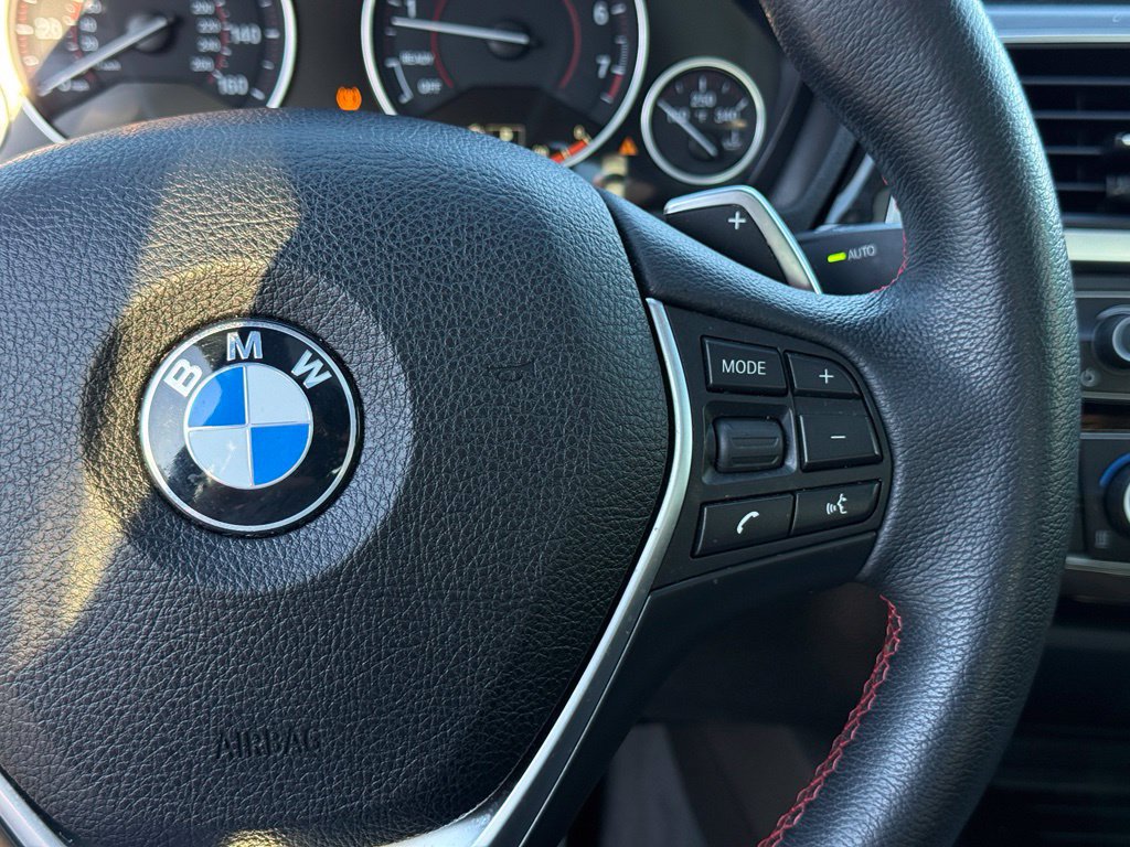Used 2018 BMW 330i xDrive Sedan AWD/4WD image 16