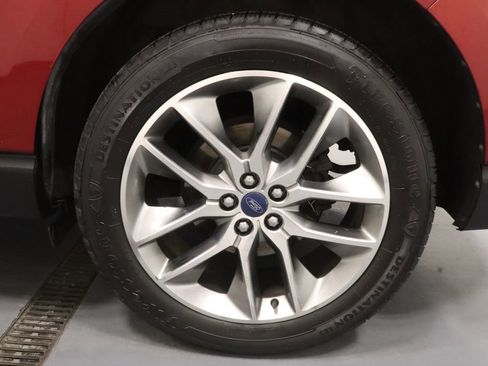 Used 2018 Ford Edge Titanium w/ Equipment Group 301A AWD/4WD image 26