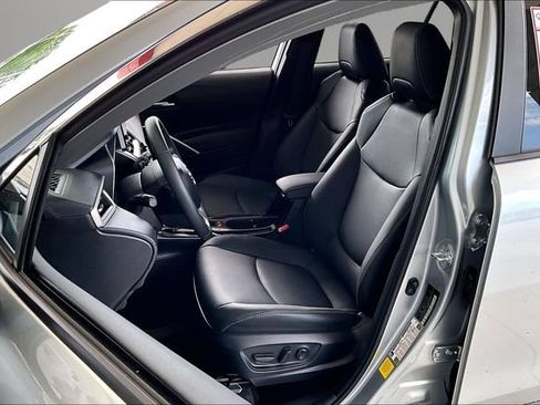 Used 2024 Toyota Corolla Cross XLE w/ Convenience Package FWD image 18