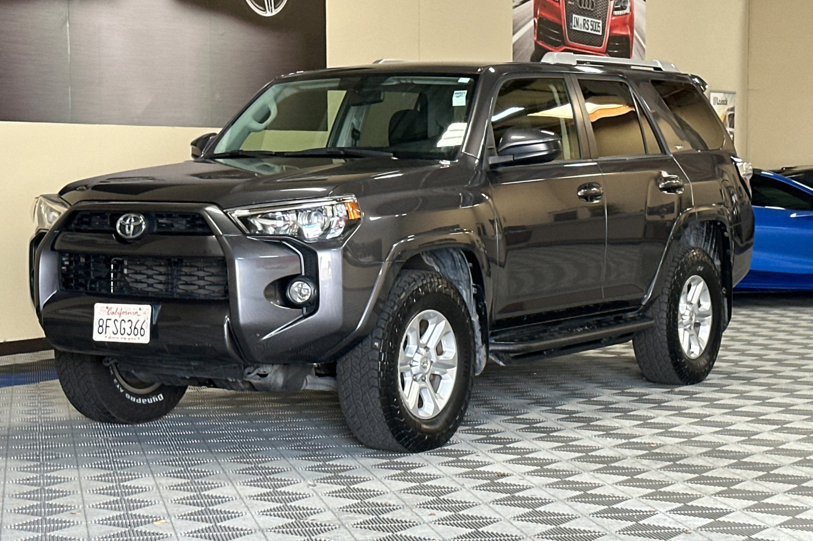Used 2018 Toyota 4Runner SR5 AWD/4WD image 8