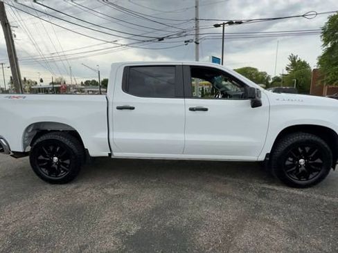 Used 2024 Chevrolet Silverado 1500 LT AWD/4WD image 9