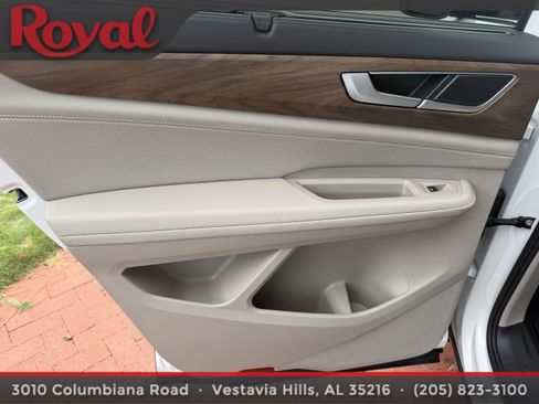 Certified 2026 Volkswagen Atlas SE w/ Panoramic Sunroof Package FWD image 9