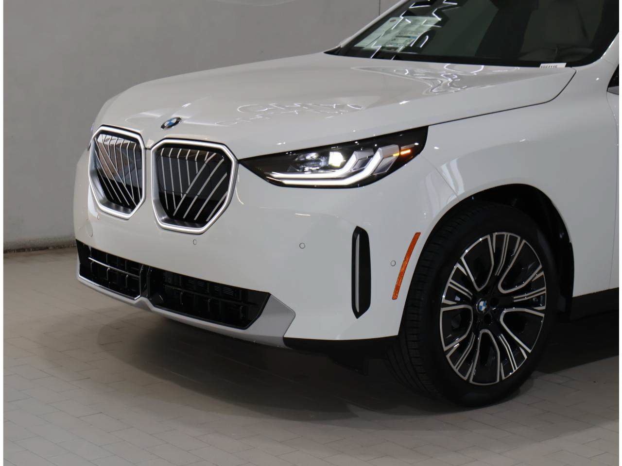 Used 2026 BMW X3 xDrive30i w/ Convenience Package AWD/4WD image 2