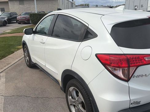 Used 2016 Honda HR-V EX image 12