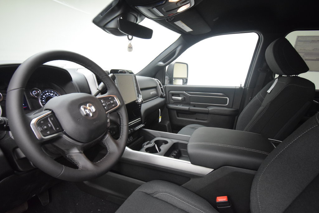 New 2026 RAM 3500 Big Horn AWD/4WD image 35